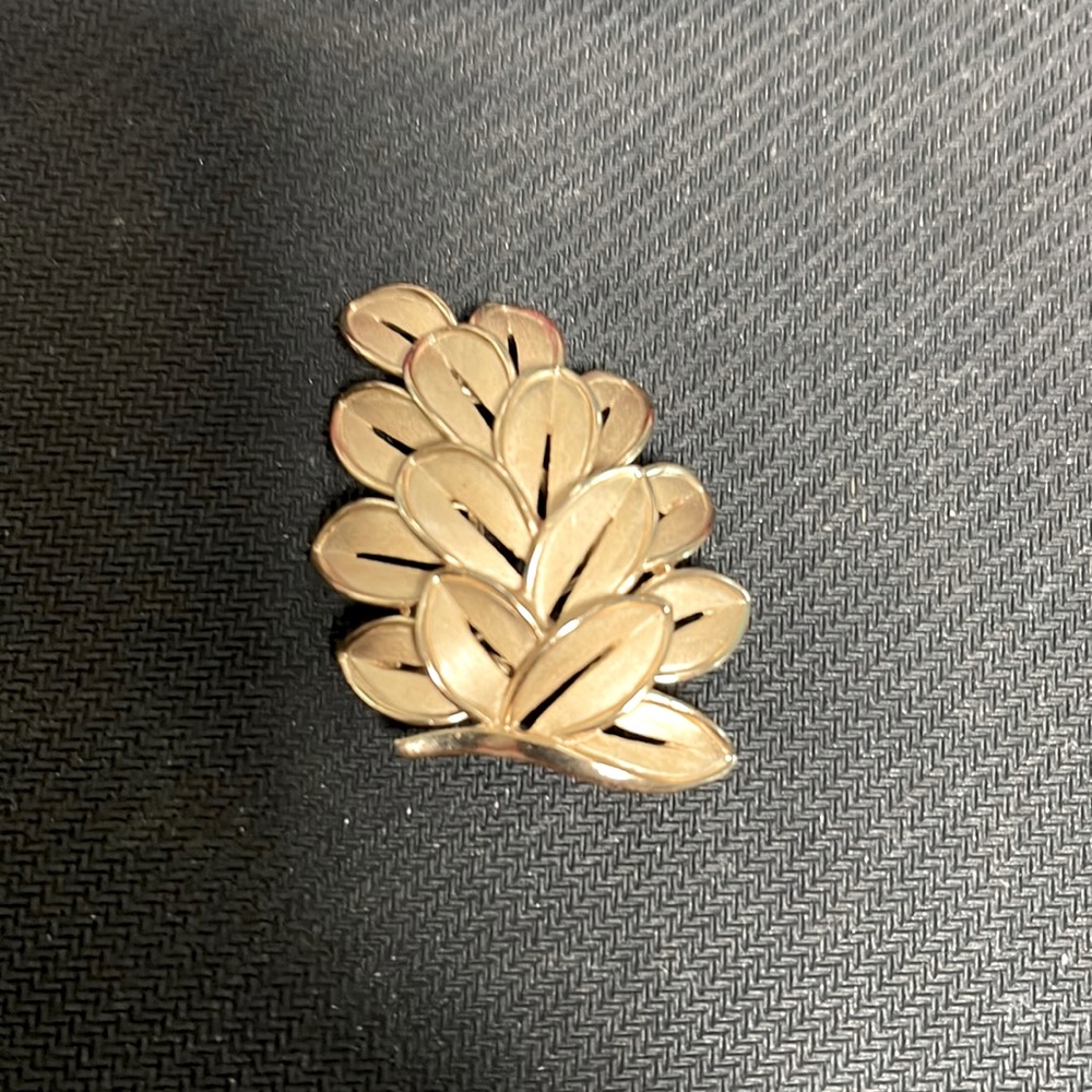 Trifari brooch pin